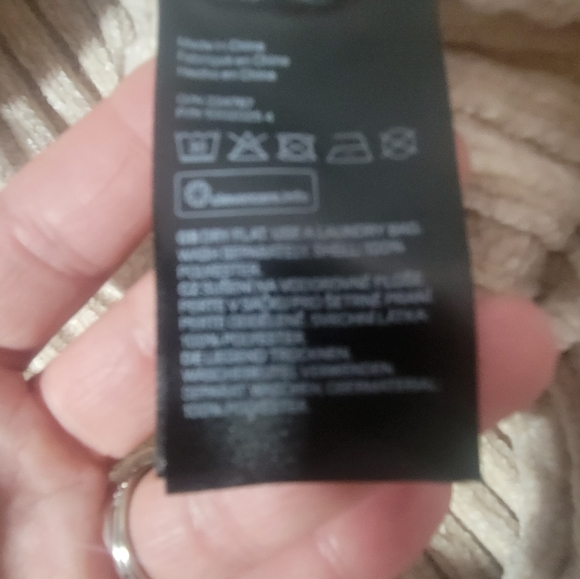 Divided mock neck soft chenille crop sweater - Picture 4 of 4